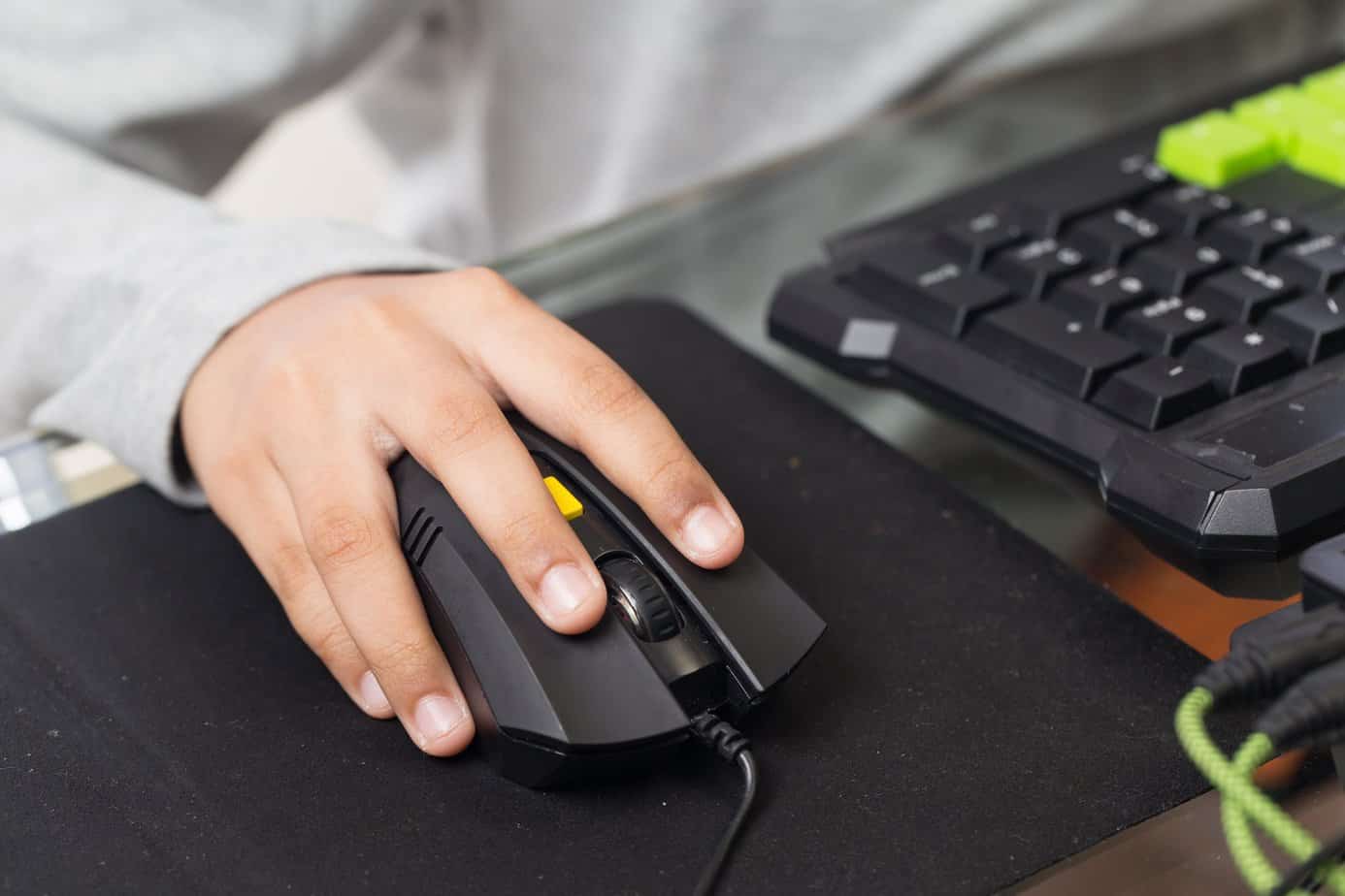 How to Hold a Mouse for Gaming 