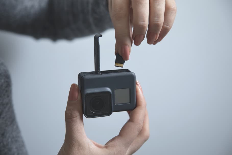 insert sd card into gopro