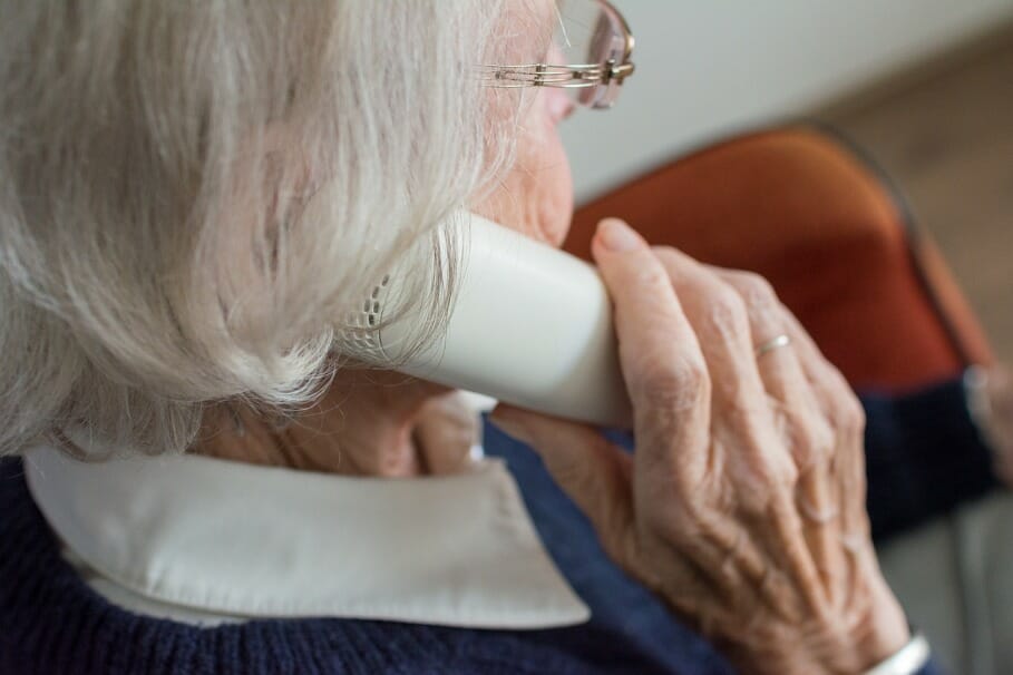 Top 5 Best Cordless Phones for Seniors in the Market for the Money