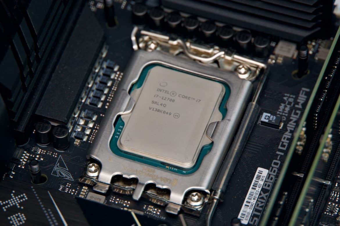 Which Processor Does Intel Recommend Using a Liquid Cooling System?